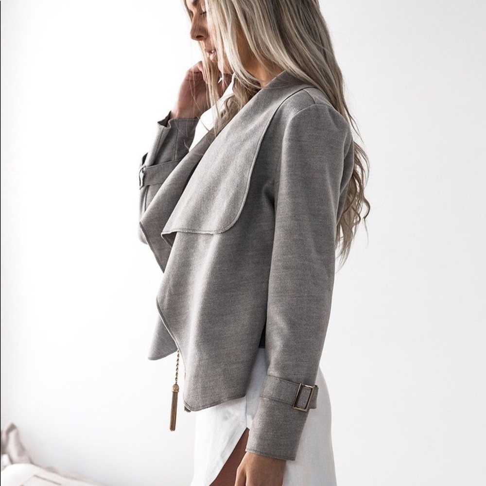 ππClassical Forever Outerwear in Grey - Picture 3 of 8